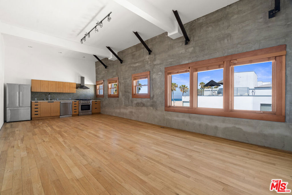 8 Brooks Avenue - Photo 2