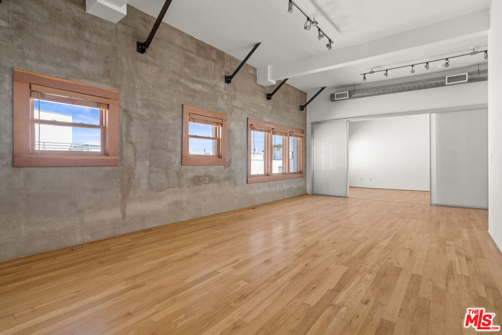 8 Brooks Avenue - Photo 7