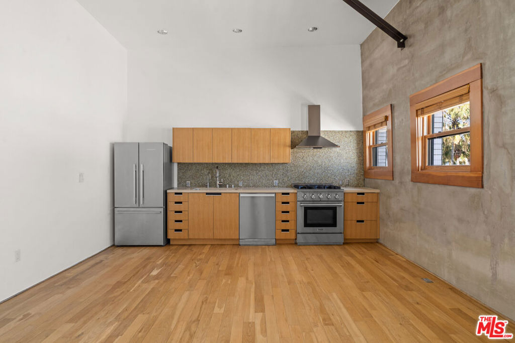 8 Brooks Avenue - Photo 9