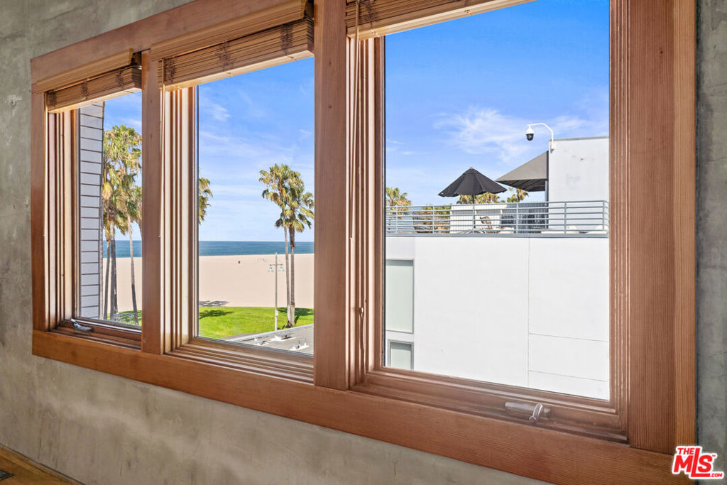 8 Brooks Avenue - Photo 3