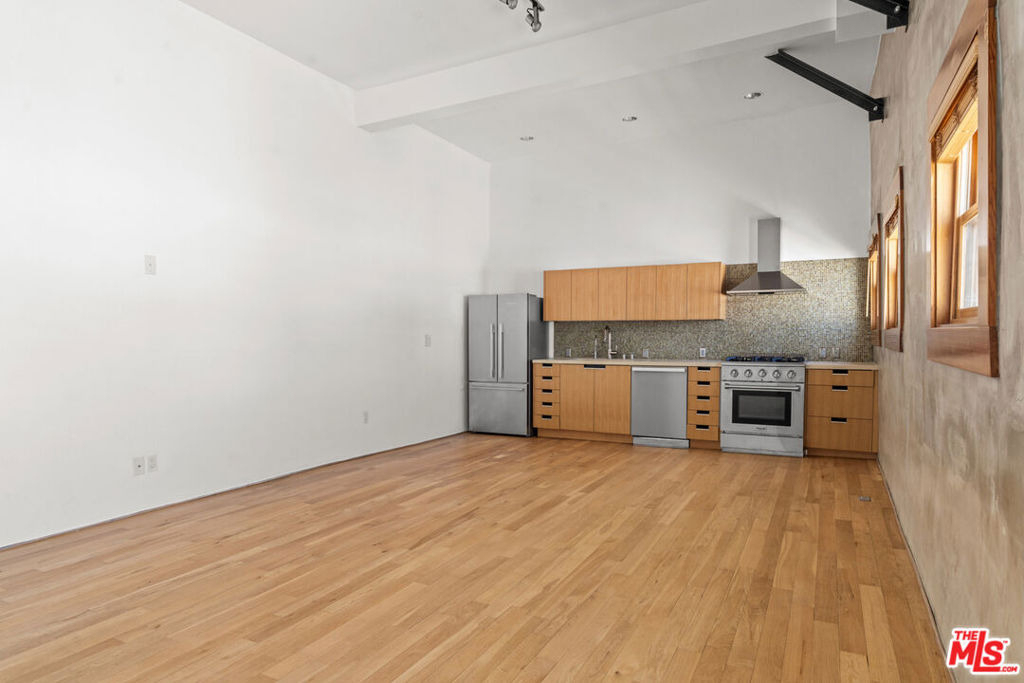8 Brooks Avenue - Photo 10