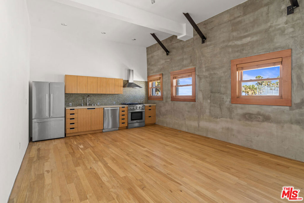 8 Brooks Avenue - Photo 6
