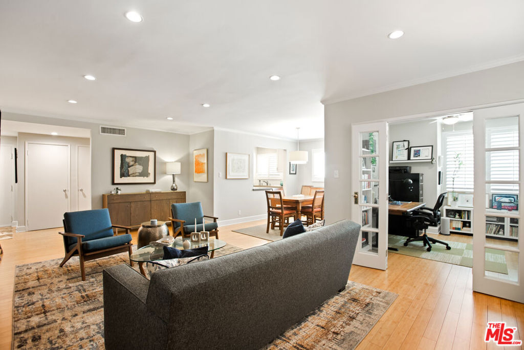 1525 N Hayworth Avenue - Photo 1