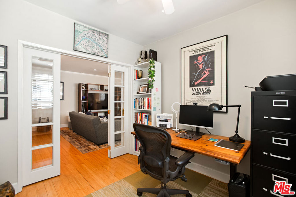 1525 N Hayworth Avenue - Photo 15