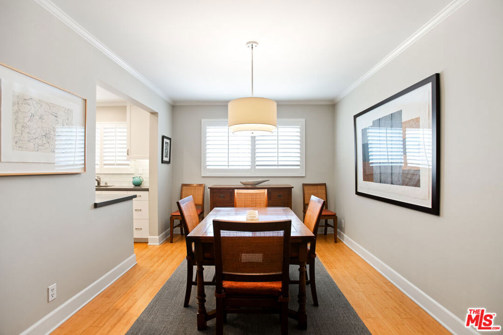 1525 N Hayworth Avenue - Photo 4