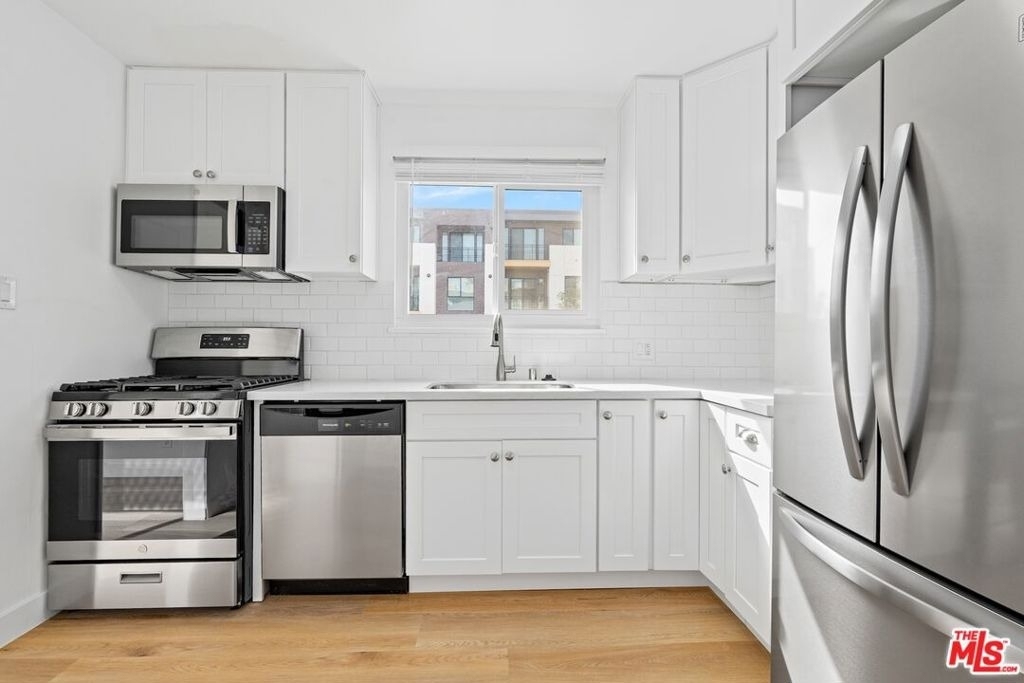 1754 Malcolm Avenue - Photo 6