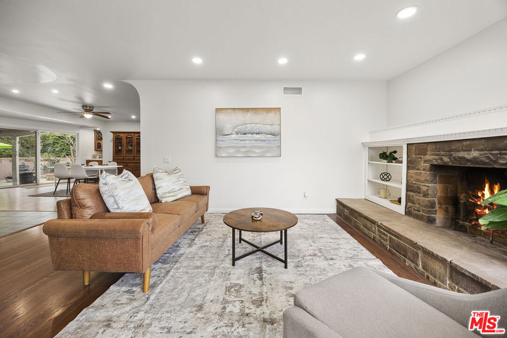 1061 N Euclid Street - Photo 3