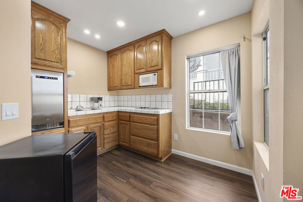 1061 N Euclid Street - Photo 8