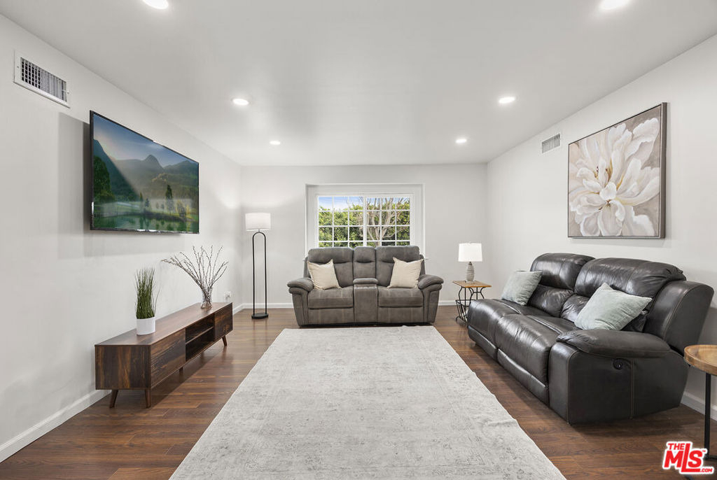 1061 N Euclid Street - Photo 4