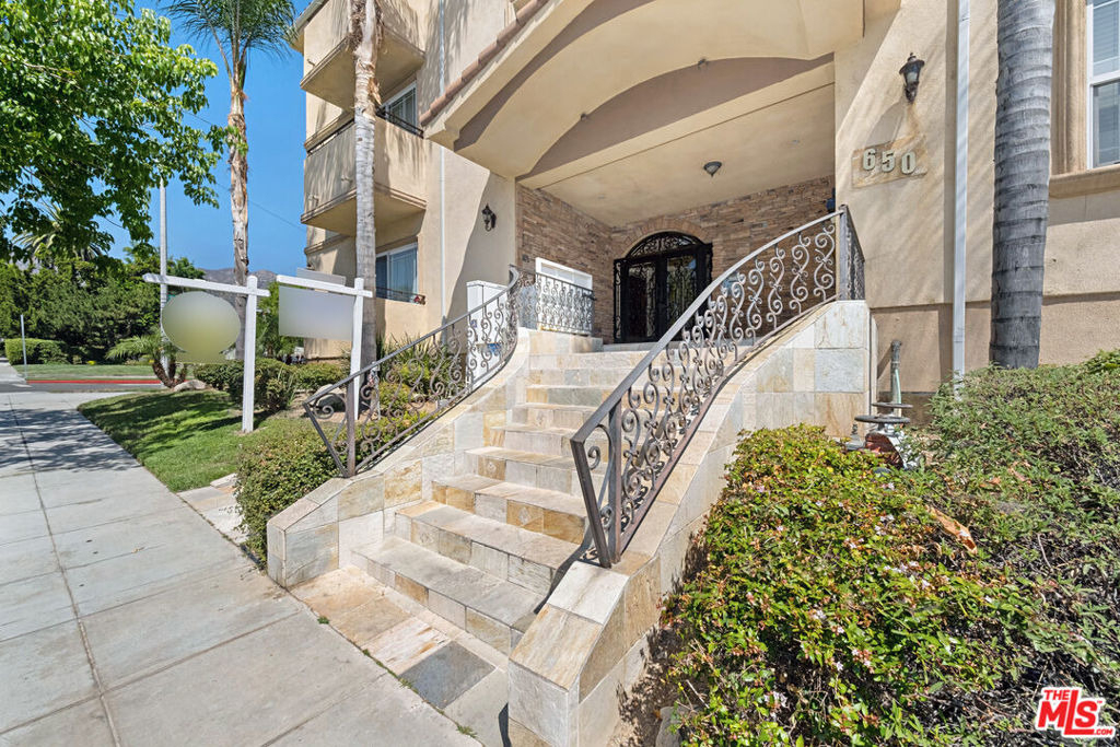 650 E Palm Avenue - Photo 3