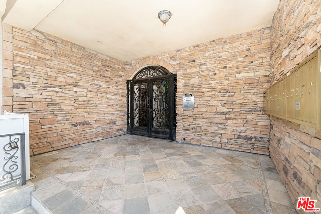 650 E Palm Avenue - Photo 4