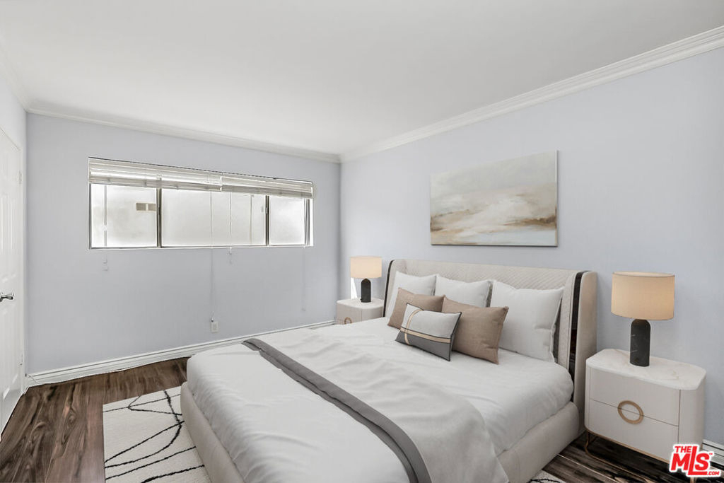 1030 N Orange Grove Avenue - Photo 4