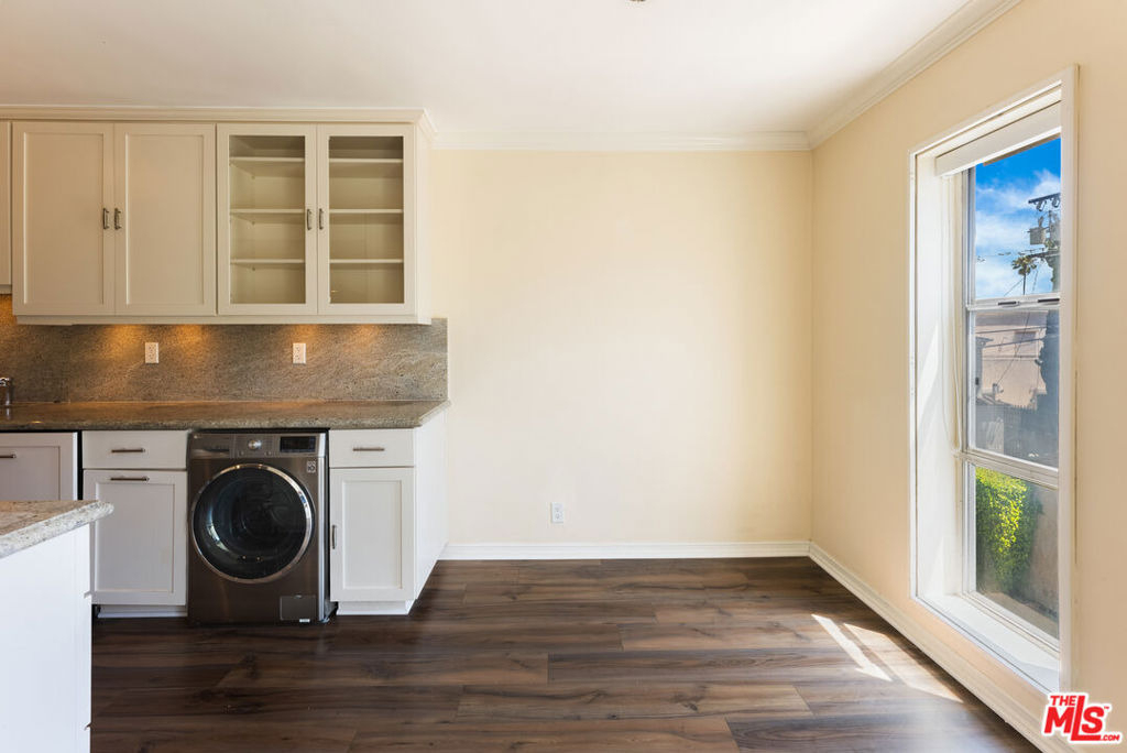434 S Canon Drive - Photo 9
