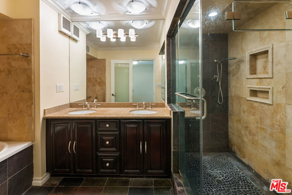 434 S Canon Drive - Photo 14