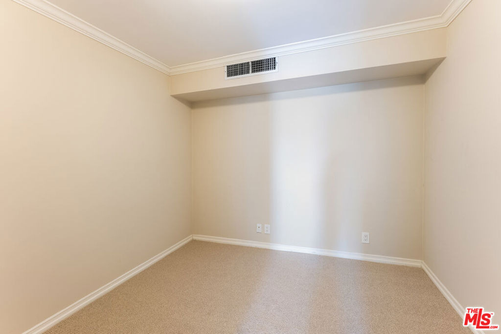 434 S Canon Drive - Photo 16