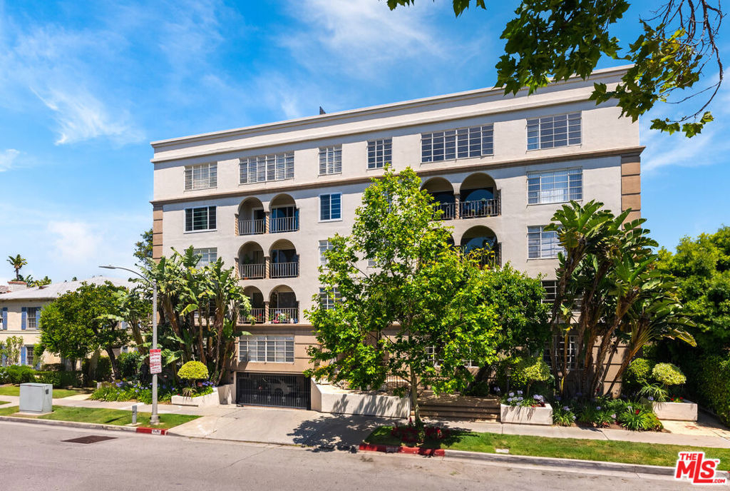 434 S Canon Drive - Photo 0