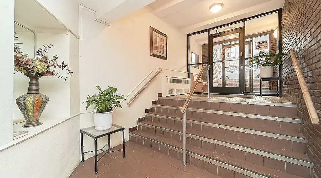 306 East 91st Street - Photo 4