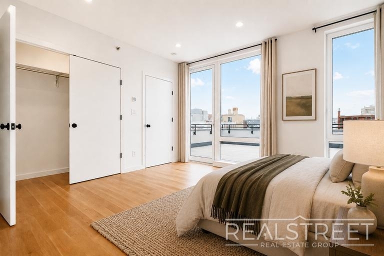 63 Lewis Avenue - Photo 3