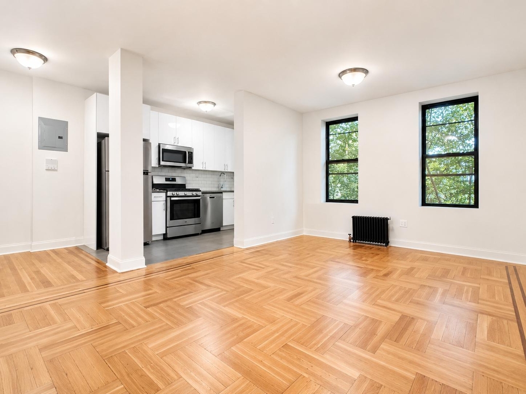282 Cabrini Boulevard - Photo 1