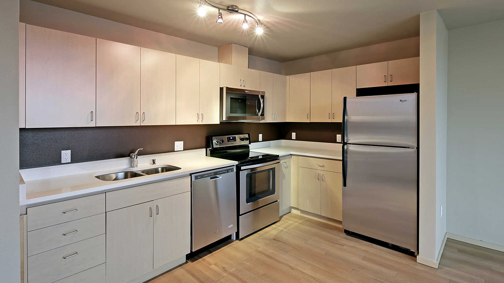 1530 15th Ave - Photo 7
