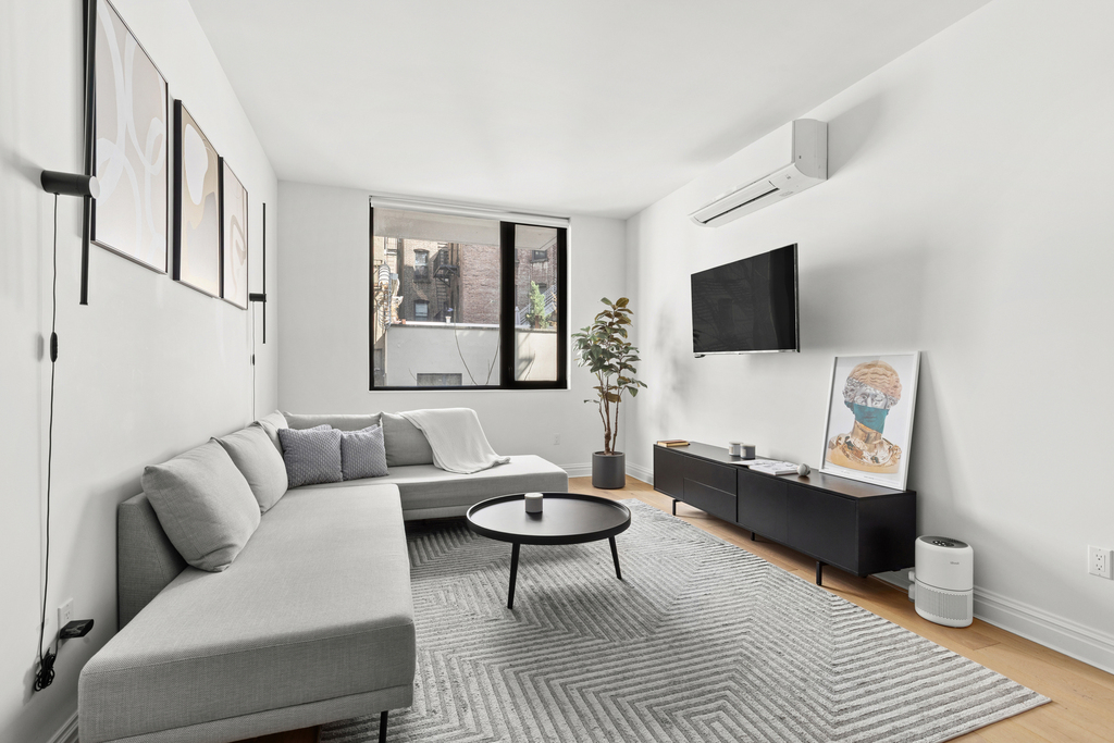 127 W 112th St - Photo 2