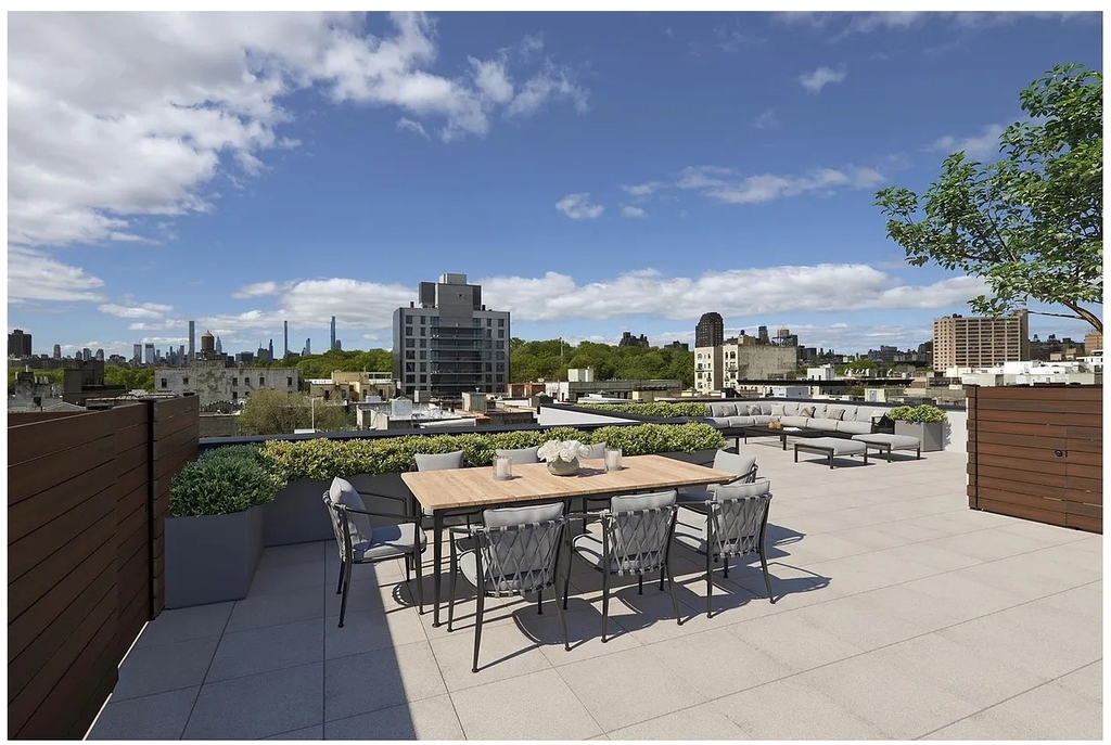 127 W 112th St - Photo 11