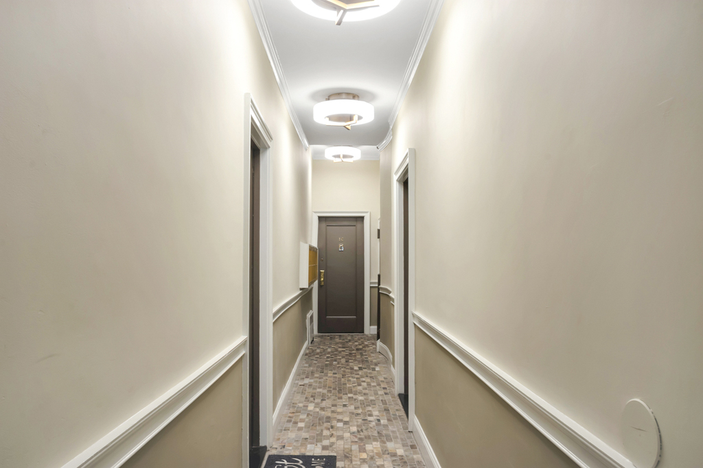 York Avenue - Photo 6