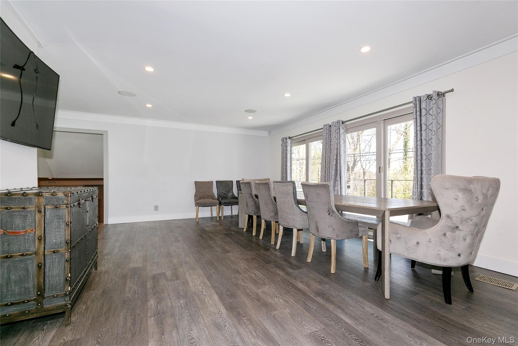 22 Olive Street - Photo 3