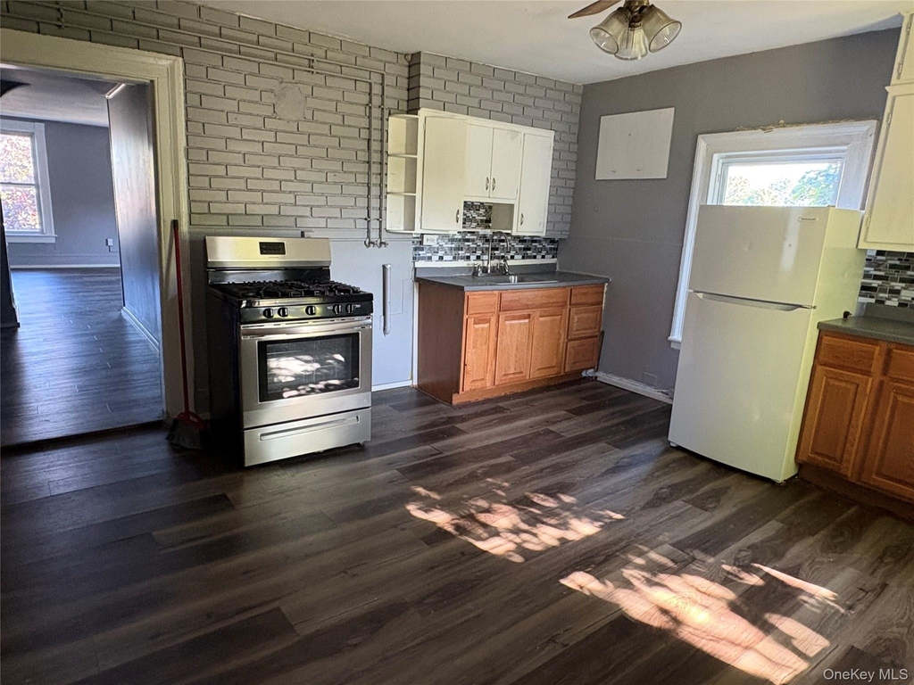 2 Park Place - Photo 10