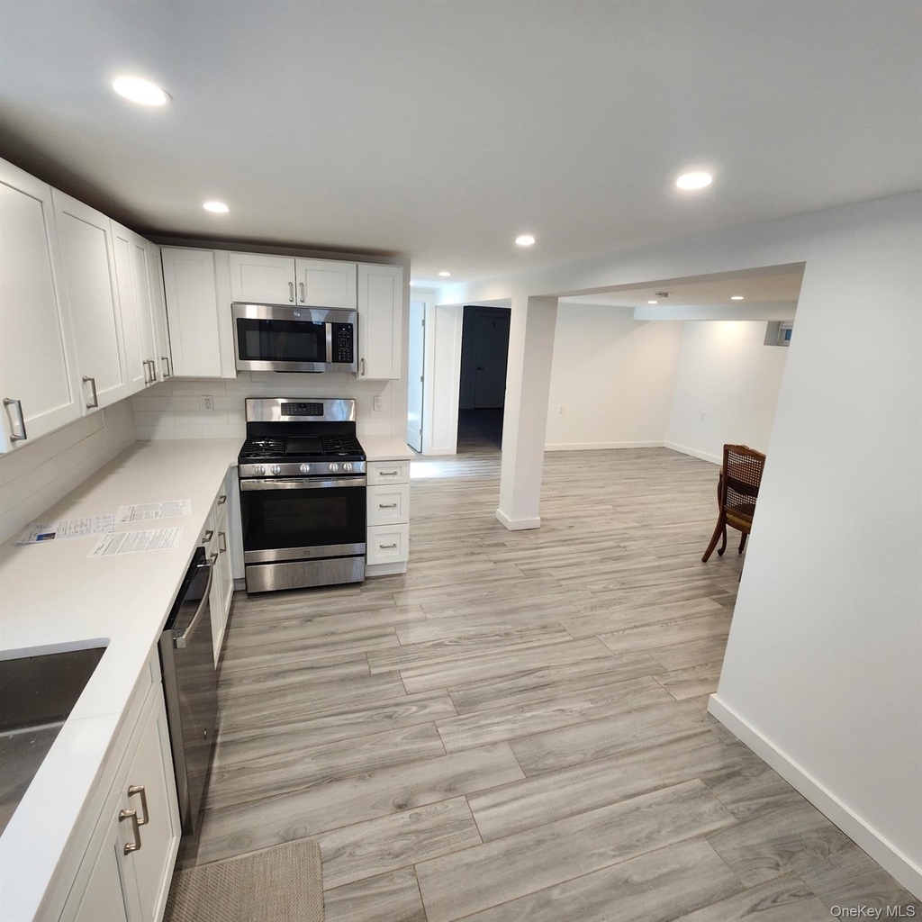 226 E Pine Street - Photo 4