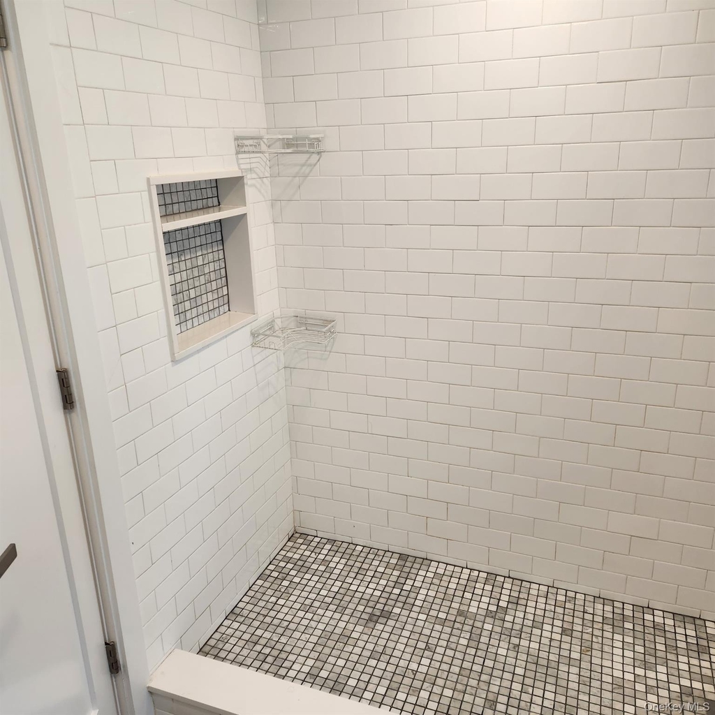 226 E Pine Street - Photo 2