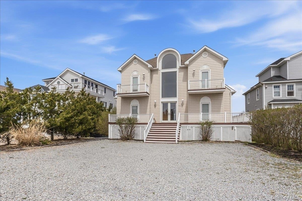 672 Dune Road - Photo 3