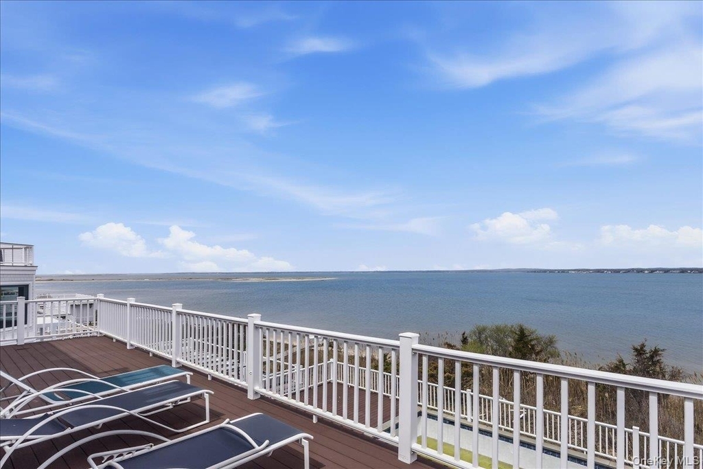 672 Dune Road - Photo 2
