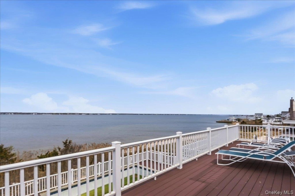 672 Dune Road - Photo 29