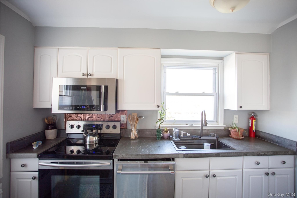 274 W Walnut Street - Photo 8