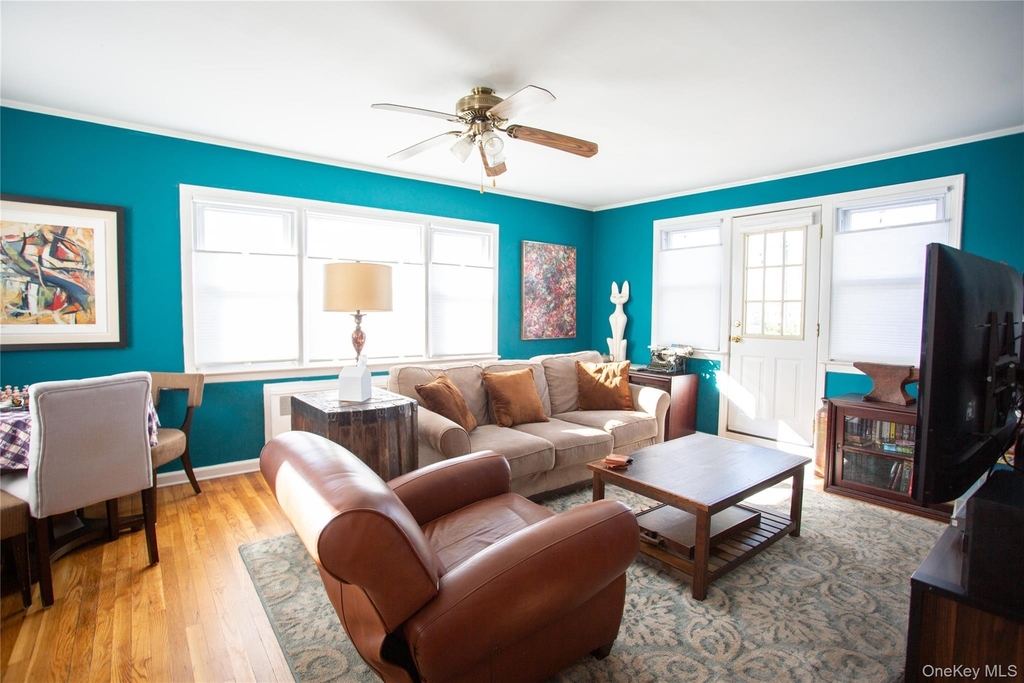 274 W Walnut Street - Photo 0