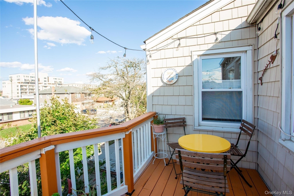 274 W Walnut Street - Photo 4