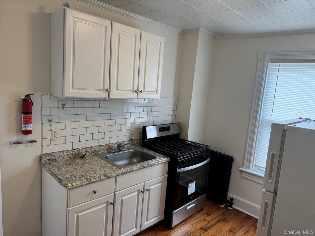 18 West Street - Photo 5