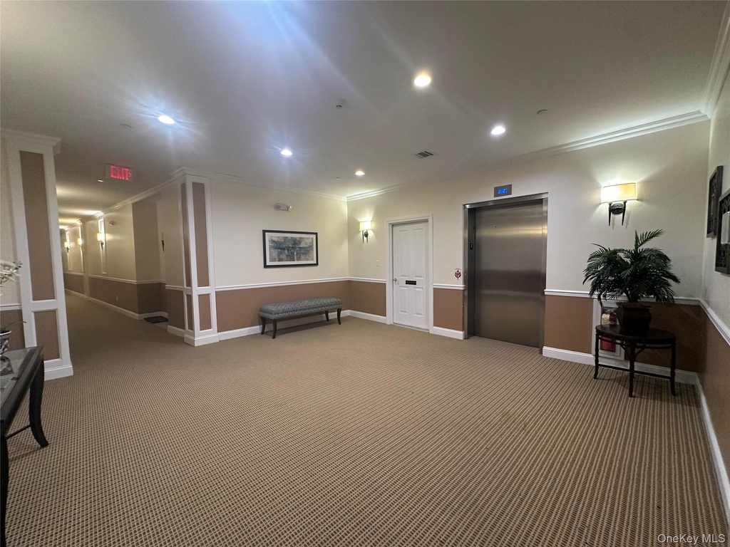 77 Quaker Avenue - Photo 4