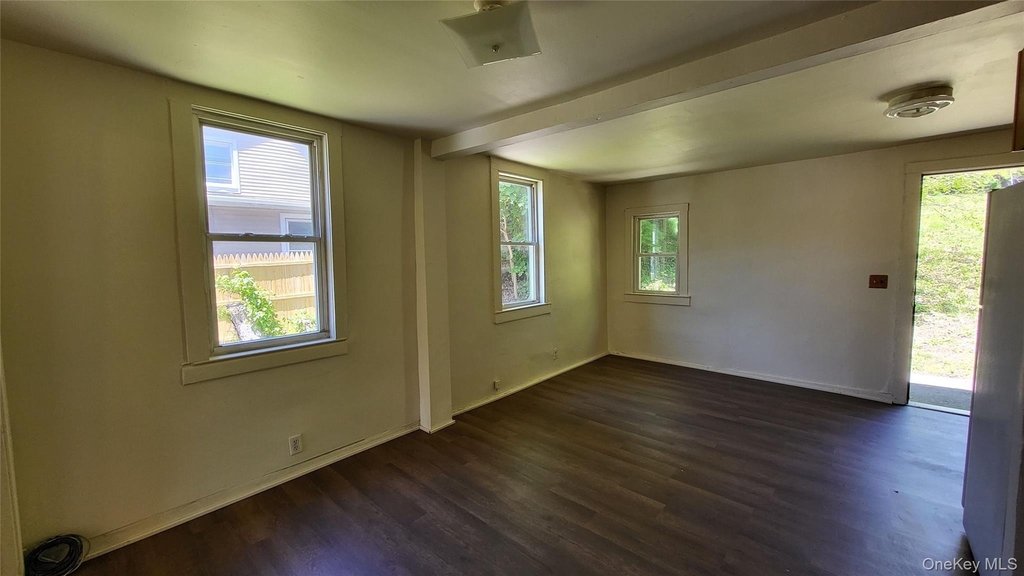 92 E Main Street - Photo 3