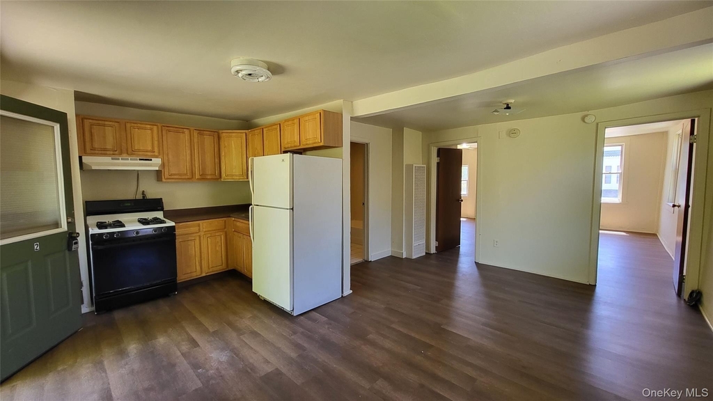 92 E Main Street - Photo 2