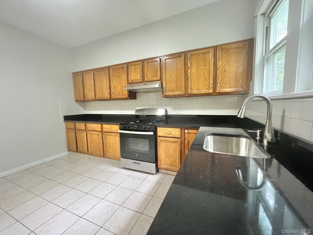 5 Lester Place - Photo 2