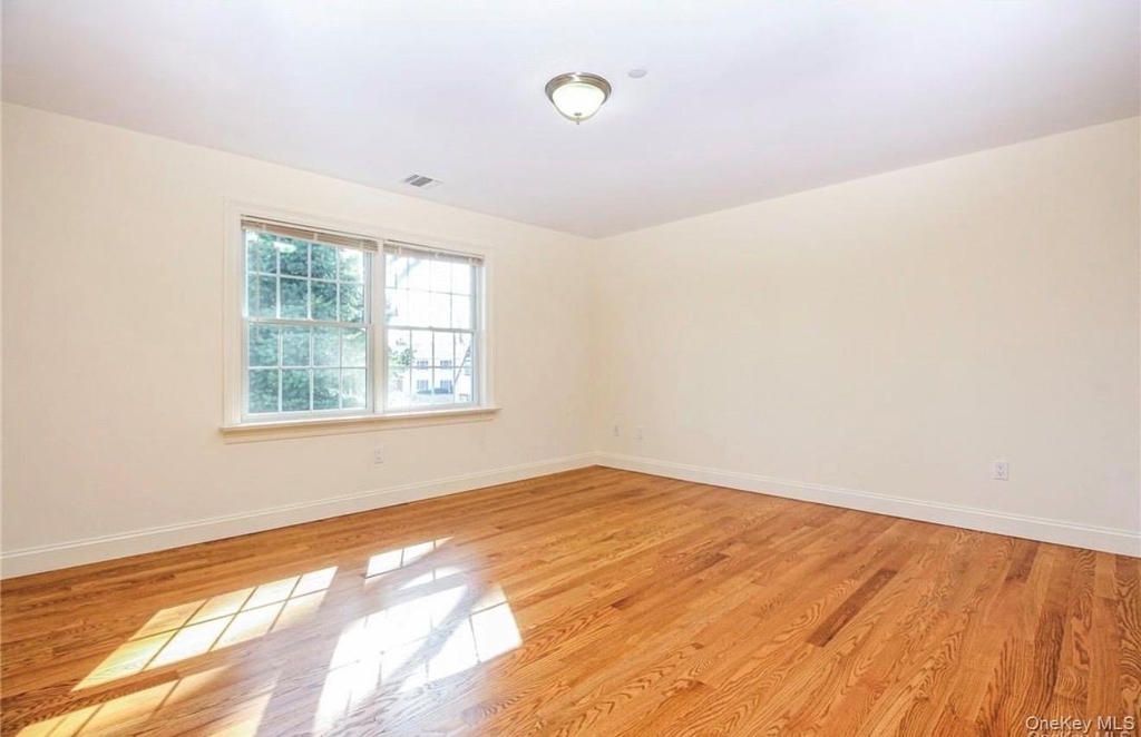 114 Oak Street - Photo 11