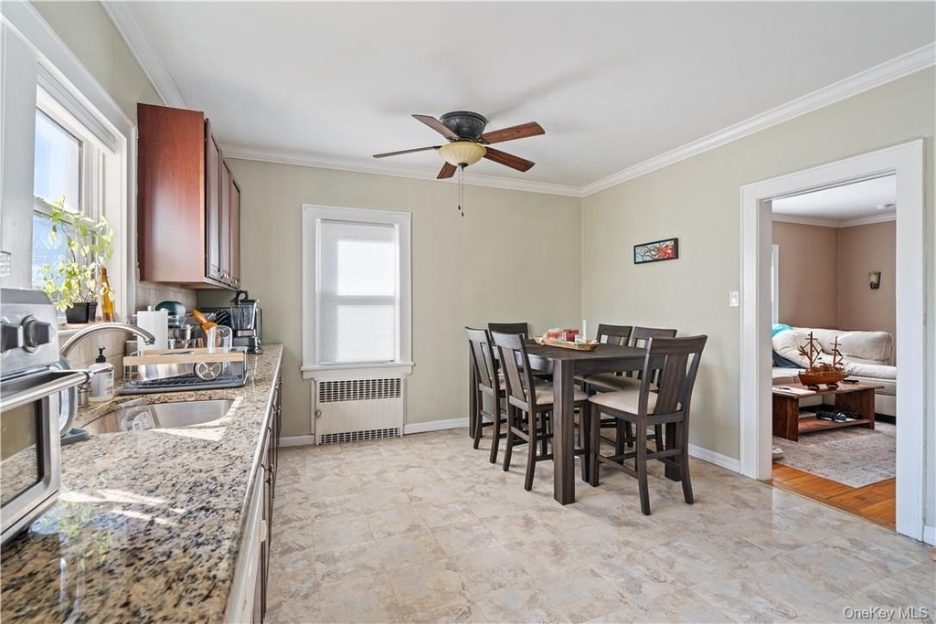 204 Lakeview Avenue - Photo 3