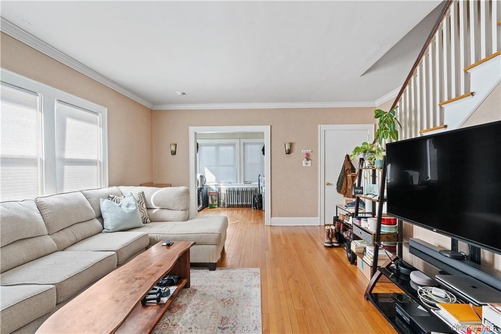 204 Lakeview Avenue - Photo 2