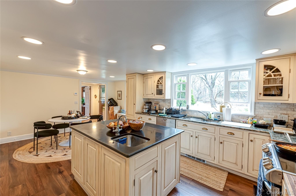 23 Pinetree Lane - Photo 9