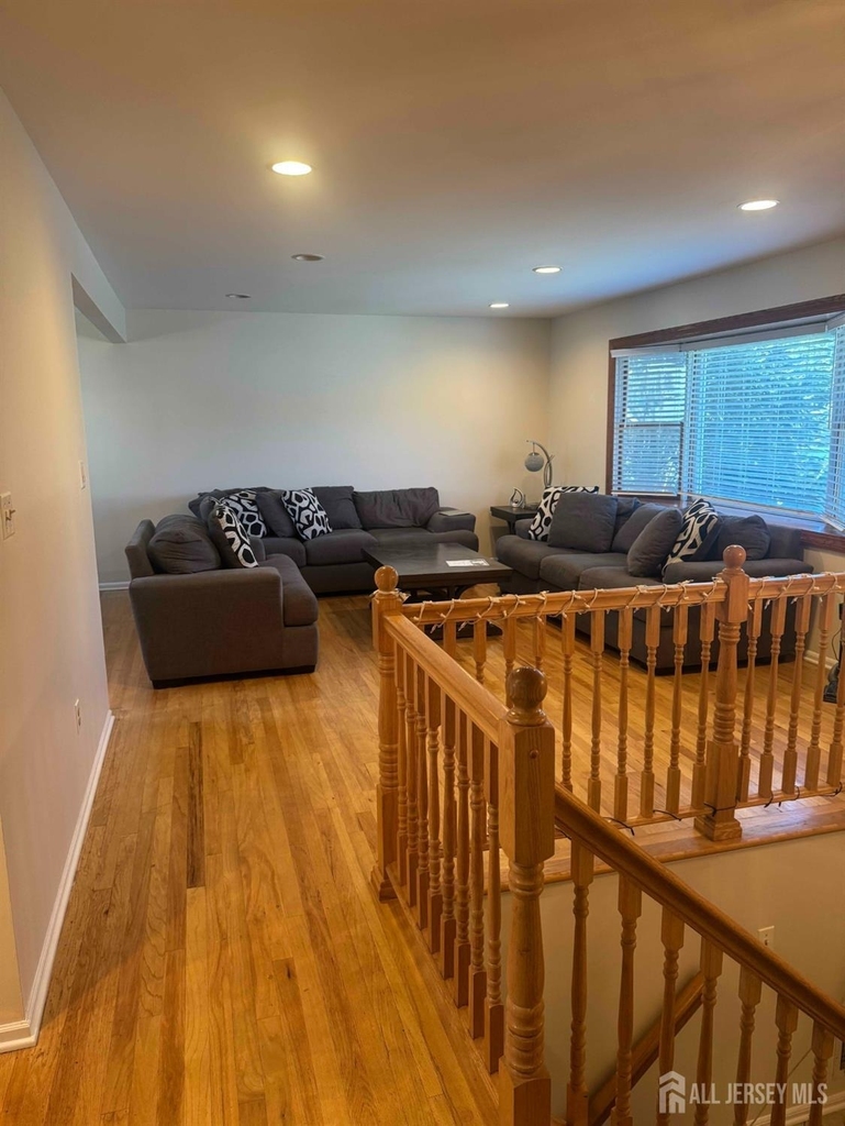 5 Timothy Court - Photo 8