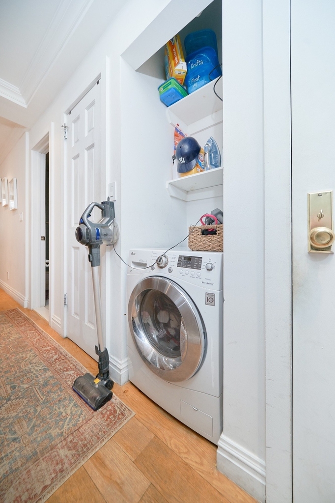 410 E 64th Street - Photo 8