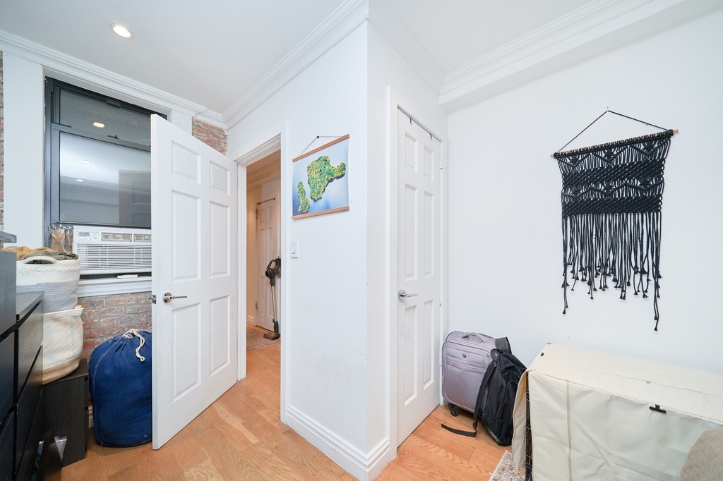 410 E 64th Street - Photo 9