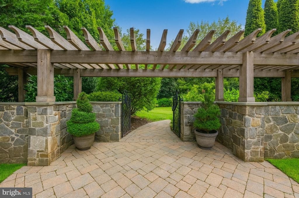 8305 Fox Haven Drive - Photo 4